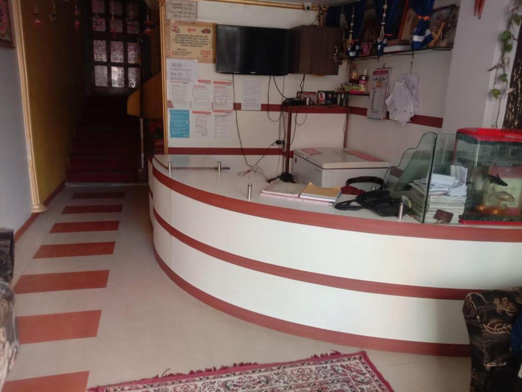Hotel Prateek Pachmarhi Pachmarhī エクステリア 写真